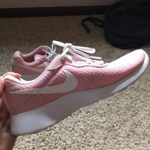 Nike baby pink tanjun